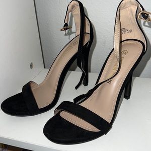 Brand New Dream Pair black suede Pumps